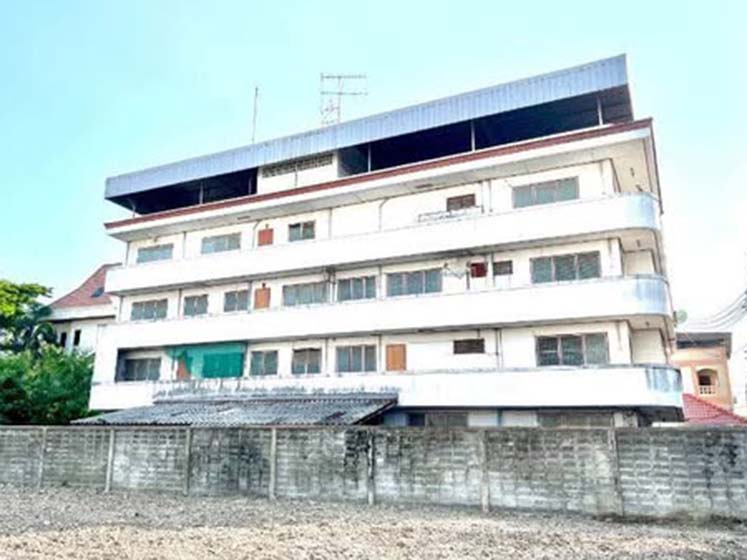 House in Bangnatrad 